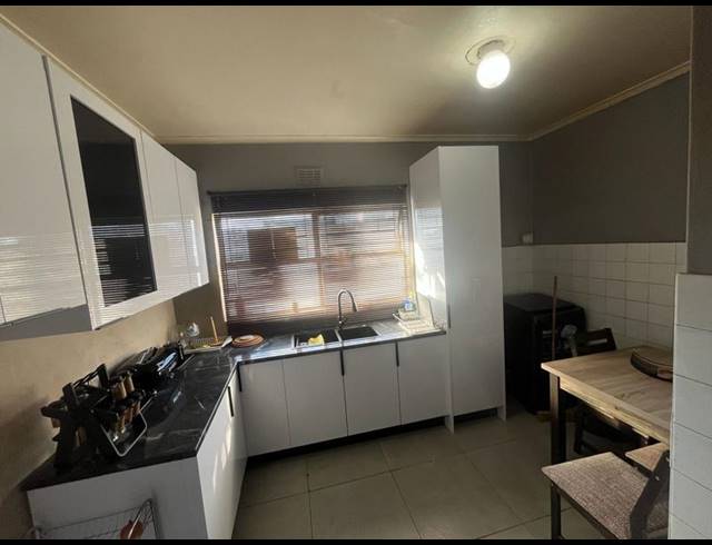 1 BEDROOM APARTMENT FOR SALE IN PAROW CENTRAL